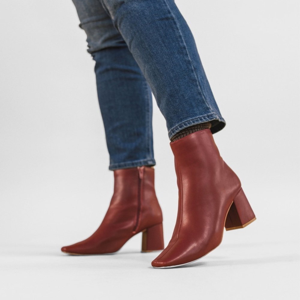 Journee Women's Haylinn Square Toe Booties- Brick Faux Leather- Size 8.5